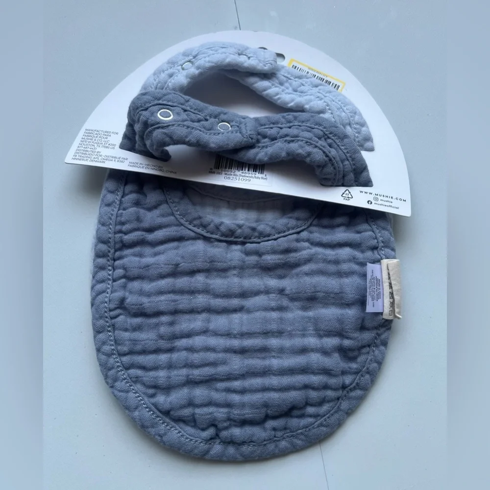 Muslin Bib Tradewinds/Baby Blue One Size